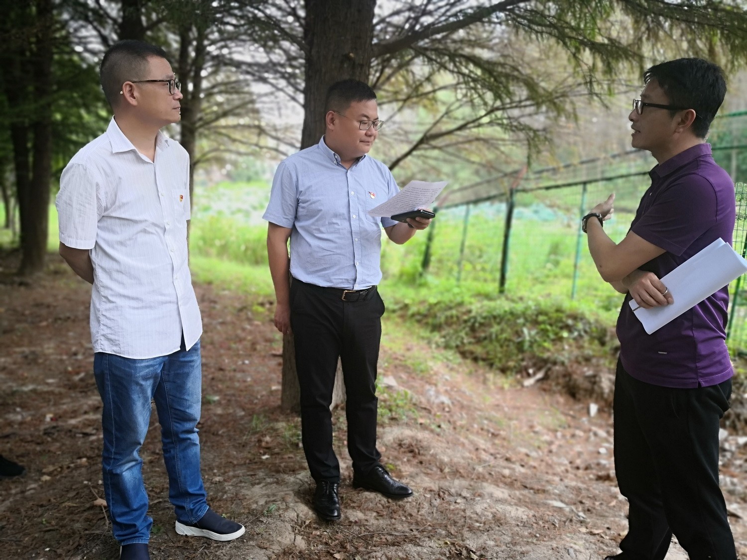 浦东林业站:闵庆峰副局长现场解决金海湿地周边群众出行难问题