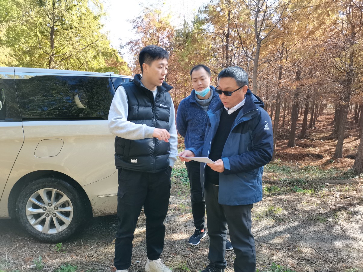 市林业总站赴横沙岛开展公益林管理工作调研指导2.jpg 市林业总站赴横沙岛开展公益林管理工作调研指导2.jpg